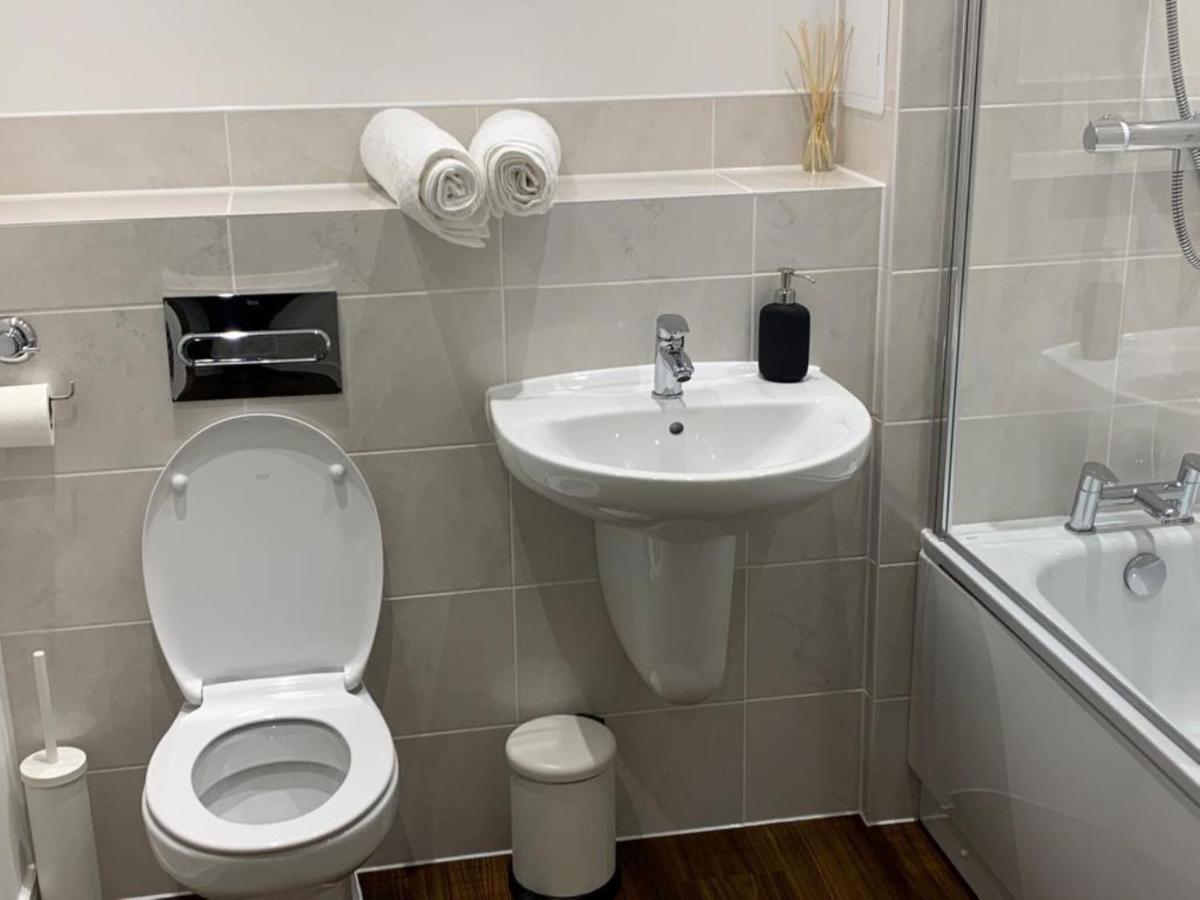 Lakeside 2 Bed Luxury Apartment No Parties No Events Early Check-In Late Check- Out Allowed West Thurrock Exteriér fotografie